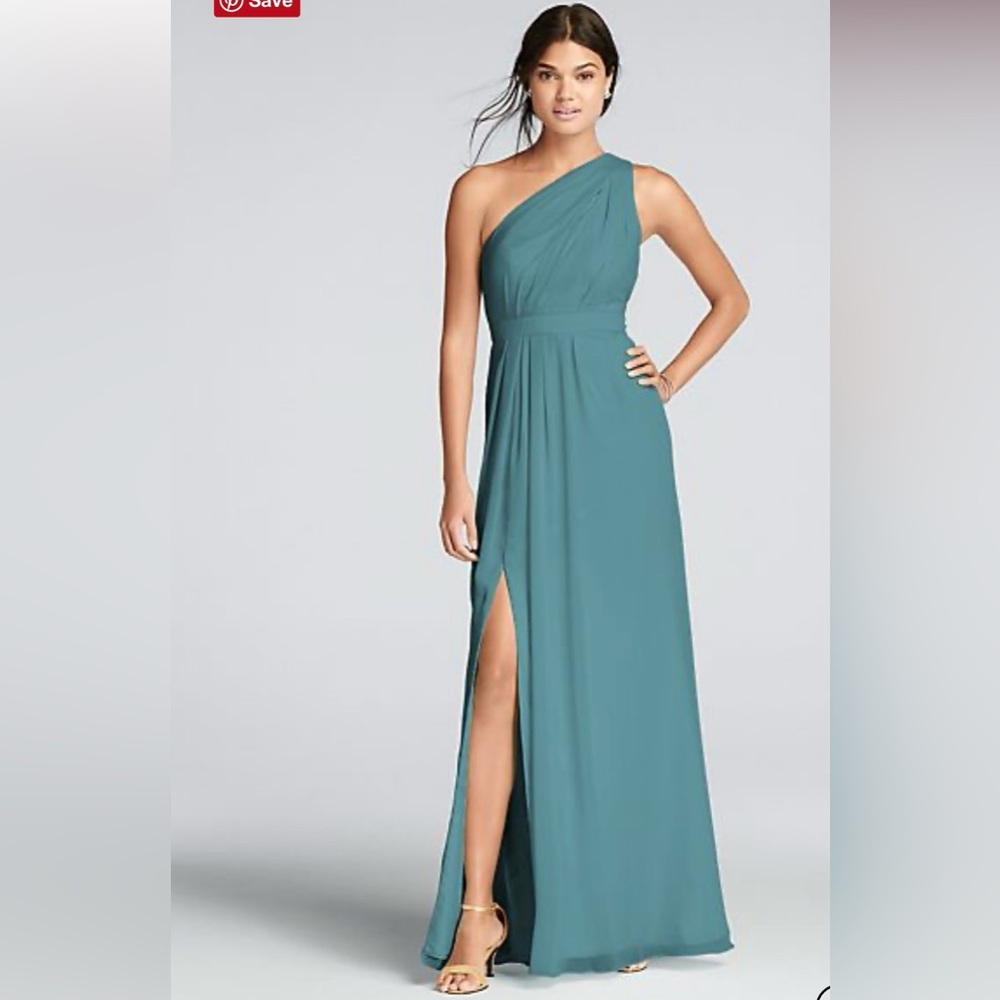 Never worn David’s Bridal long one shoulder teal bridesmaid dress. Item F18055
